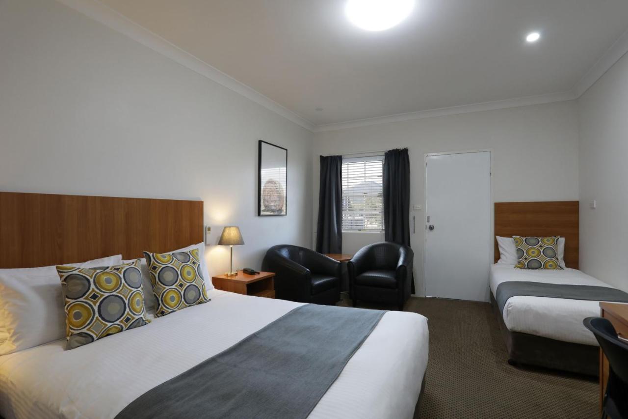 Cadman Motor Inn And Apartments Tamworth Exterior photo