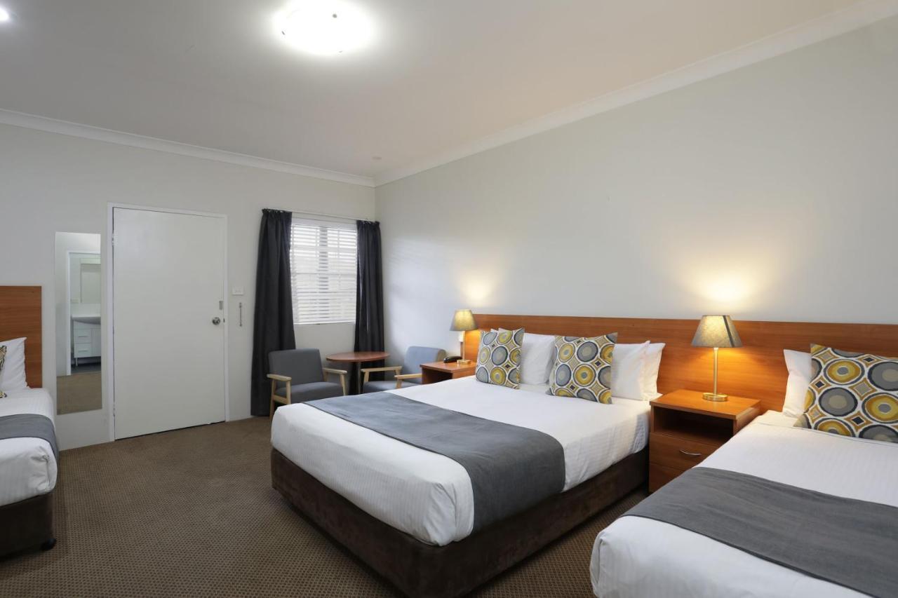 Cadman Motor Inn And Apartments Tamworth Exterior photo